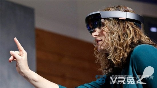 微软新操作系统Windows Holographic将支持HTC Vive等VR硬件