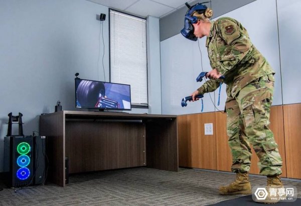 美国空军将飞行员课程改造成VR培训体验
